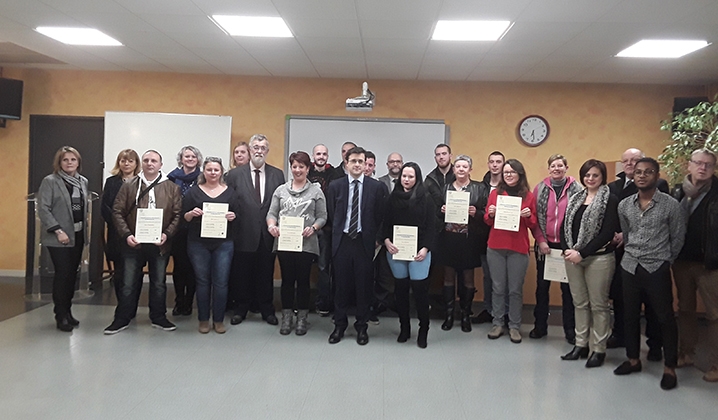 22 nouveaux conducteurs de taxis diplômés en Ardennes. © CMA Ardennes 22 nouveaux conducteurs de taxis diplômés en Ardennes. © CMA Ardennes