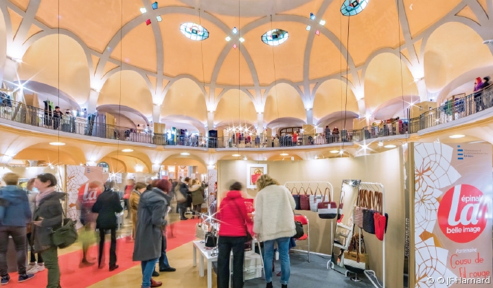 Cousu de Fil Rouge, la Rotonde prend des allures de grand magasin parisien…